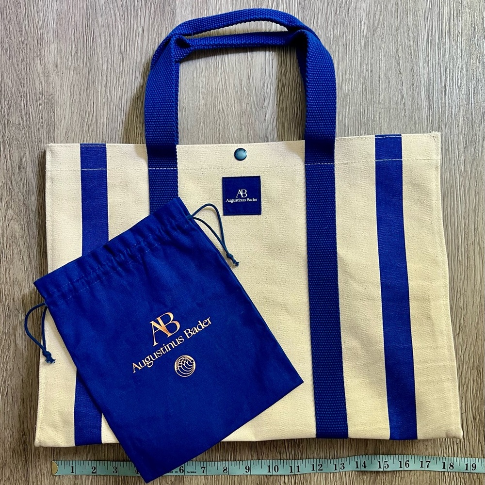 Augustine Bader Blue and Cream Large Tote Bag w/Matching Pouch